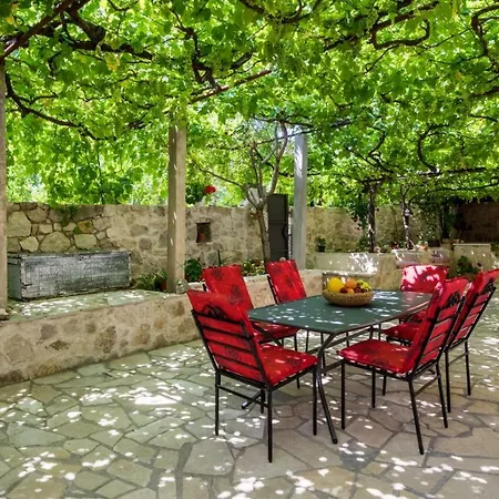 Traditional Croatian Stone House Vila *