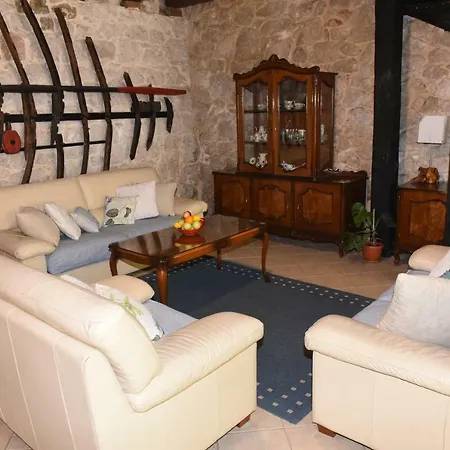 Traditional Croatian Stone House Vila *