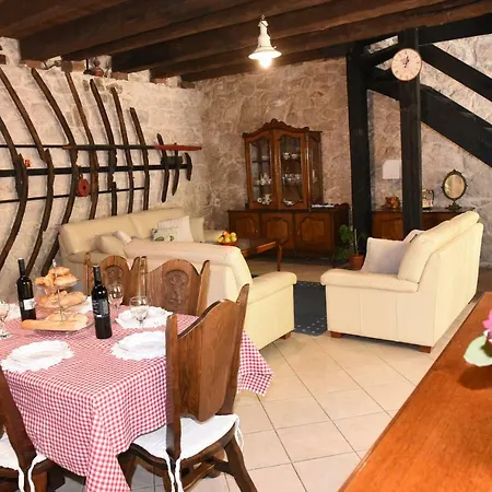 Traditional Croatian Stone House * Ploce (Dubrovnik-Neretva)