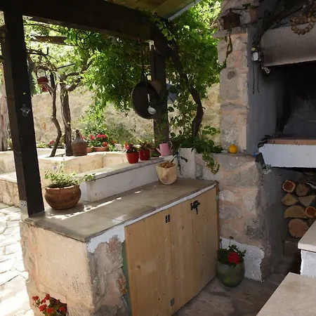 Traditional Croatian Stone House Villa Ploce (Dubrovnik-Neretva)
